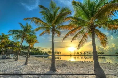 New Miami Townhouse On Lake For Families FU 3Bd/2Bth/5 Persons