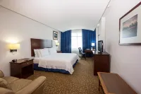 Holiday Inn Express 新拉萊多 Abarrotes El Chino附近的飯店