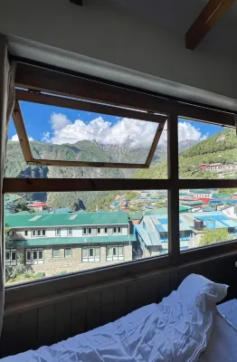 Hotel Camp de Base فنادق في كومجونغ