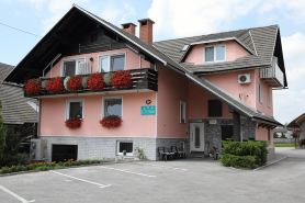 Rooms & Apartments Jana