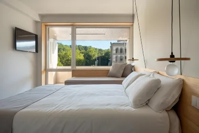 Cristina Enea Rooms Hotels near Old Town