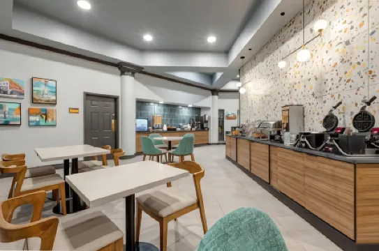 La Quinta Inn & Suites by Wyndham Sherman