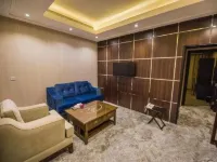 Green Leaf Hotel