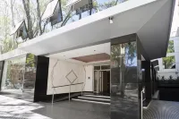 Le Montreal Apartments