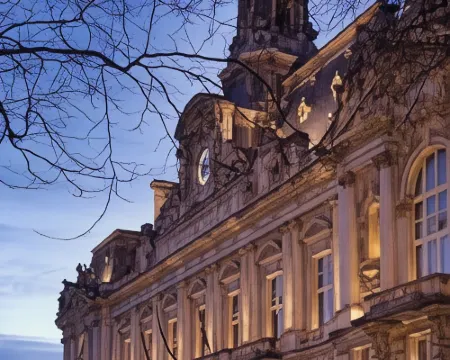 Hôtel & Spa Oceania l'Univers Tours トゥールのホテル