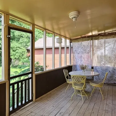 Storybook Cottage House Morehead KY 3 BR1.5 bath Downtown Hospital MSU