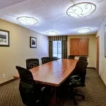 德州農機學院附近克利奇站歡朋飯店