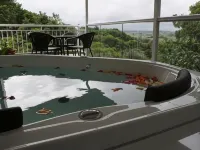 Tinaroo Sunset Retreat Hotels in Yungaburra