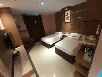 Puncak MG Hotel Hotels in Bukitintan