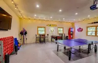 Gorgeous 5 Bedroom Lakefront Property on Eagle Lake--on the Eagle River Chain!