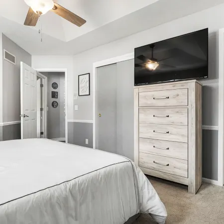 Spacious 4-bedroom house in the heart of West Omaha close to EVERYTHING