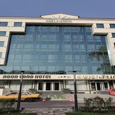 Noor Land Hotel 피르도스 광장 주변 호텔