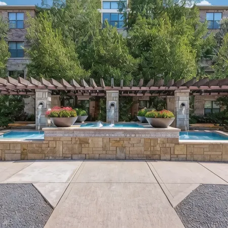 Modern 1Br 8 Minutes to Dallas World Cup Stadium. Free Parking, Gym + Fast WiFi