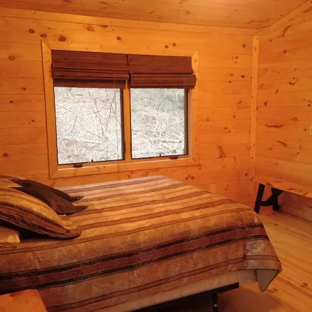 Renew & Relax in Tranquil & Comfortable Log Cabin