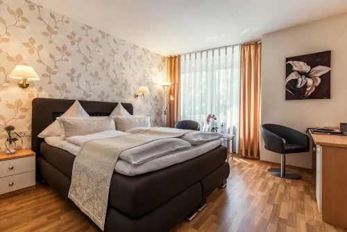 Stadthotel Geis - parking