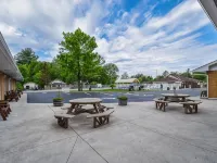 Beach Club by Beach1 Motel Hotels in Wasaga Beach