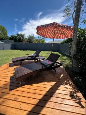 Hali'a - Renovated, 3 Bedroom Beach Cottage in Burleigh 5 mins walk to beach - Homestays