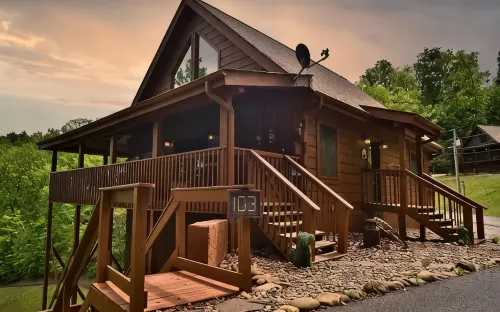 Washer Dryer Arcade Game Hot Tub Waterview 3 Bedroom 4 Bed Awesome Cabin. - Hytter