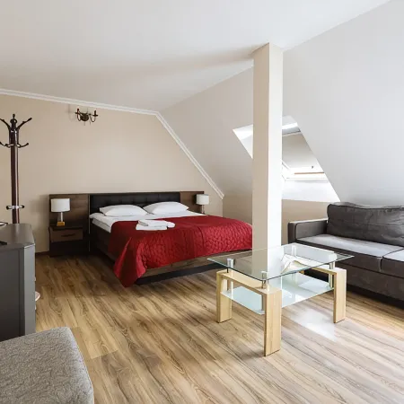 Maksim Guest House