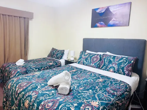 Merivale Court One Bedroom Apartment-Unit 8 - 2-Star