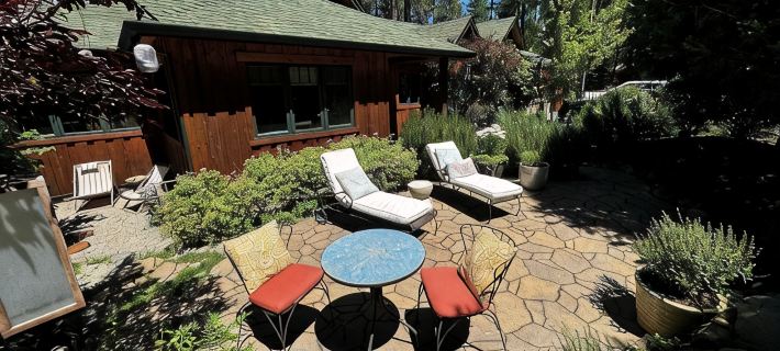 Late Summer Discount - Walk to Downtown Graeagle, Mill Pond & Pickleball Hotels in Plumas County