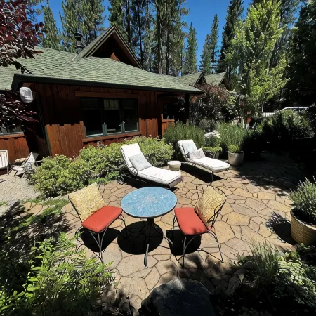 Walk to Downtown Graeagle, Mill Pond & Pickleball from the Graeagle Tree House