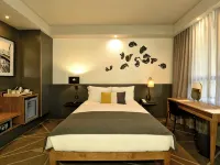 Piazza Hotel Montecasino Hotels near Fourways Crossing