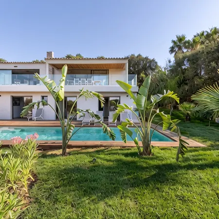 Villa la Madrague - Sea View - 2 mn from the beach