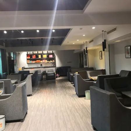 Ziqi Donglai Hotel