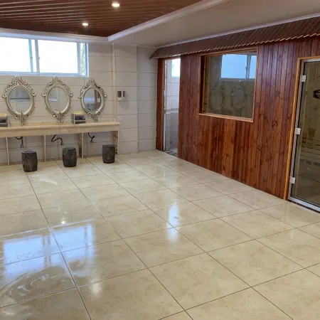 Luohe Xingyue Lake Hot Spring Bathing Center Room