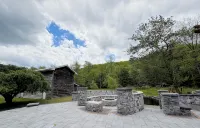 Charming Colonial w/Stream Access Pet Friendly - Wifi
