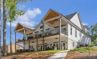 Broadwater Cove 7 BDRM, 5 BTHRM, 7,000 sq ft, Amazing lake View - 4-Star