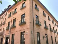 Líbere Madrid Palacio Real Отели рядом с достопримечательностью «Небоскреб банка Бильбао»
