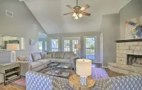 Charming 3-bedroom house with AC, WiFi. Walk to down town historic Boerne Tx