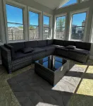 Modern Suburban Oasis- 14 guest House. Family Friendly!