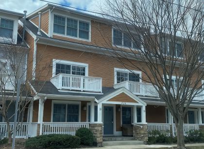 3-bedroom 3.5 bath condo in enchanting Saugatuck with AC, WiFi. Relax and unwind
