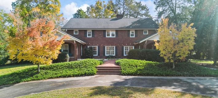 Spacious Historic Manor with Chef's Kitchen • Horse-Friendly Ξενοδοχεία στην πόλη Moore County