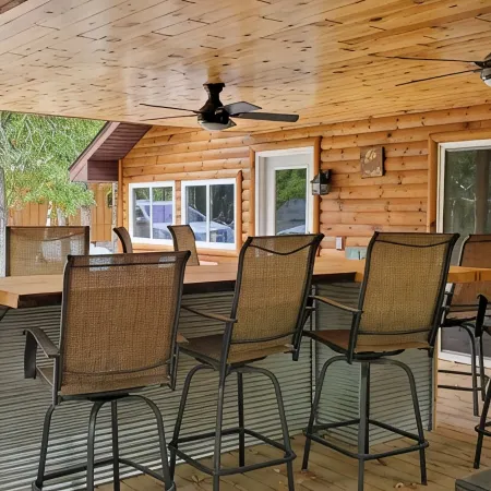 Three Bear Hideaway - Spacious 2 bed + Loft cabin in relaxing, convenient spot!