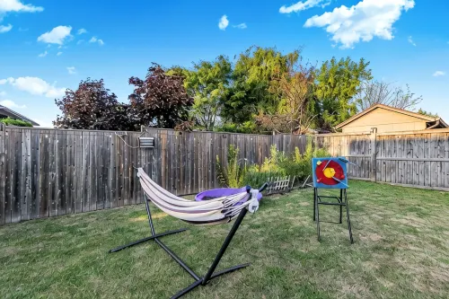 Niagara Retreat|HotTub|Sauna|Games|15 Min to Falls