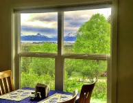 Historic HomeComfort, Convenience, and Views! - Condos