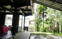 Mutiara Home Villa - Villas