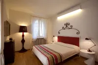 Luxury &  Chic Rental Villa Lake Garda Lazise. Lake view and swimming pool - balcony