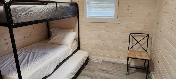 Waterfront Cottage with Private Beach Access - Newly Renovated! Ξενοδοχεία στην πόλη Huron County