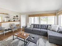 Edgartown Village Home w/ Pool. 4bdrm / 3.5bth - Pools