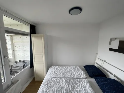 6 pers. Apartment, 3 sep. Sleeping room, 300 m v. Beach, constantly modernized and clean - Wifi
