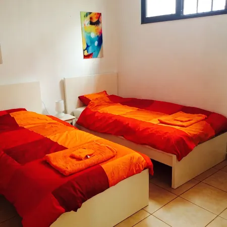 Club Tenerife Los Diamantes 1 Bed Apartment Seaview Los Cristianos. FREE WIFI