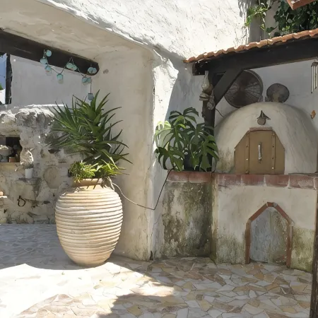 Villa with character and beautiful garden close to Rethymno