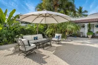 Private Oasis • 1 Mile to Beach • Heated Pool - 4-Star