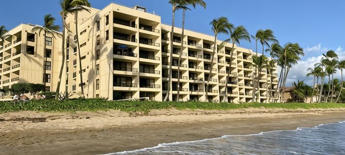 Spectacular Summer Specials - Beachfront Condo with Amazing Oceanfront Views. Hotels in Kihei