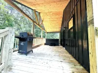 Burr Oak Cabin With Hot Tub and WIFI - Chalets